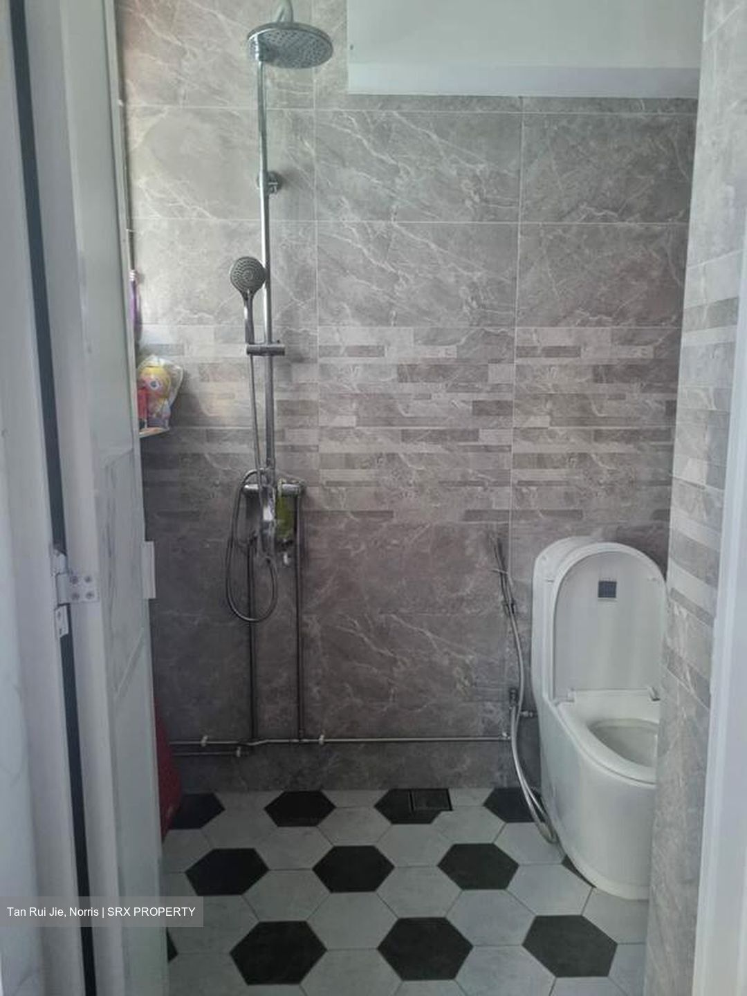 Blk 560 Pasir Ris Street 51 (Pasir Ris), HDB 5 Rooms #502019081